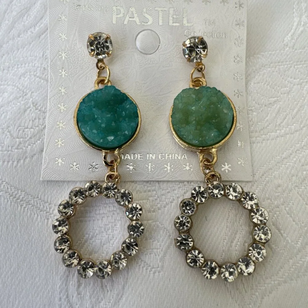 Pastel Faux Green Crystal Gold Rhinestone Earrings Dangle Drop Festive Party NEW
